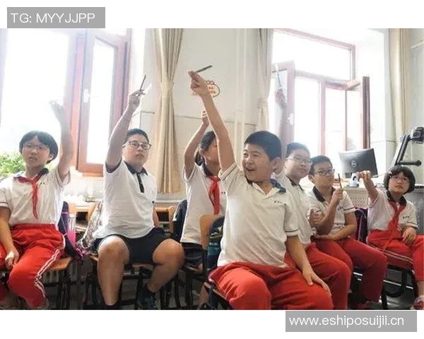 拉拉维亚谈与詹东的对抗经历称同队合作是莫大荣幸