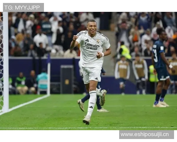 姆巴佩全场表现抢眼成功过人和对抗均为最高评分达到73